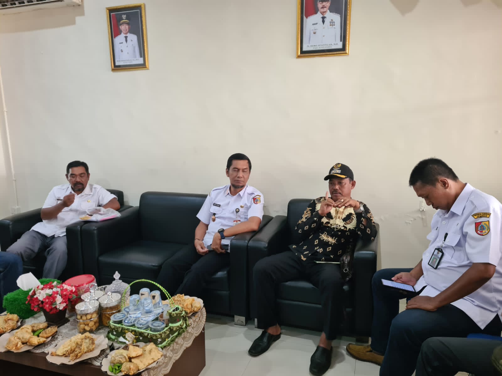 camat-bangsalsari-gelar-rakor-dan-temu-kenal-bersama-11-kepala-desa-20260902