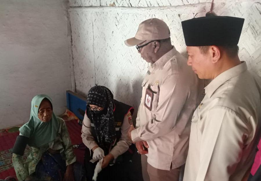 dua-lansia-di-gumukmas-terima-layanan-home-care-camat-tak-ada-yang-berjuang-sendiri-20260905
