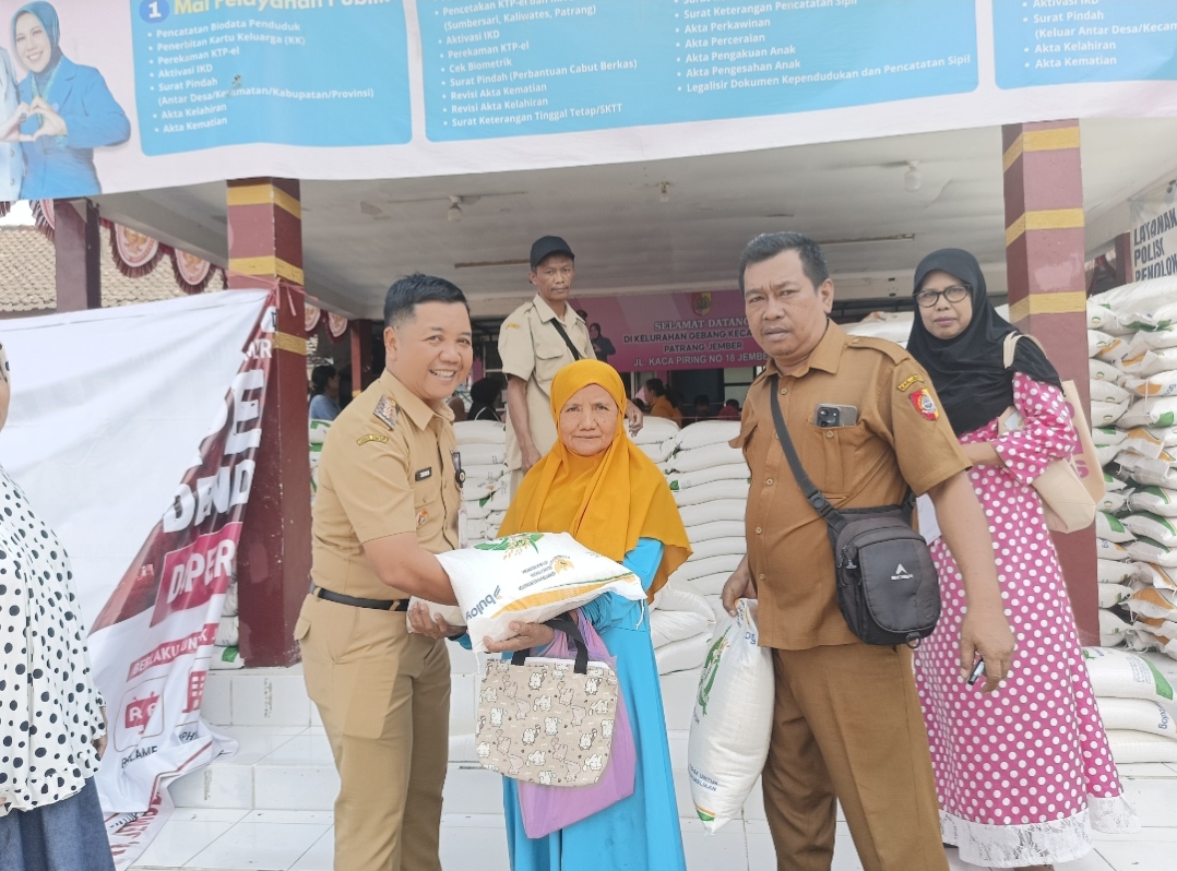 pastikan-tepat-sasaran-camat-patrang-monitoring-penyaluran-bapang-tahap-ii-di-kelurahan-gebang-20260907