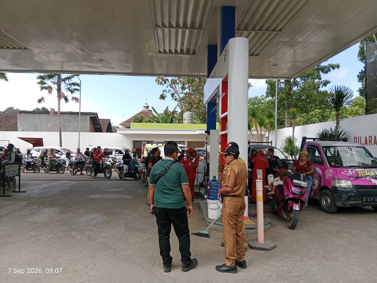 distribusi-bbm-tetap-berjalan-pemkab-jember-imbau-masyarakat-beli-sesuai-kebutuhan-20260908