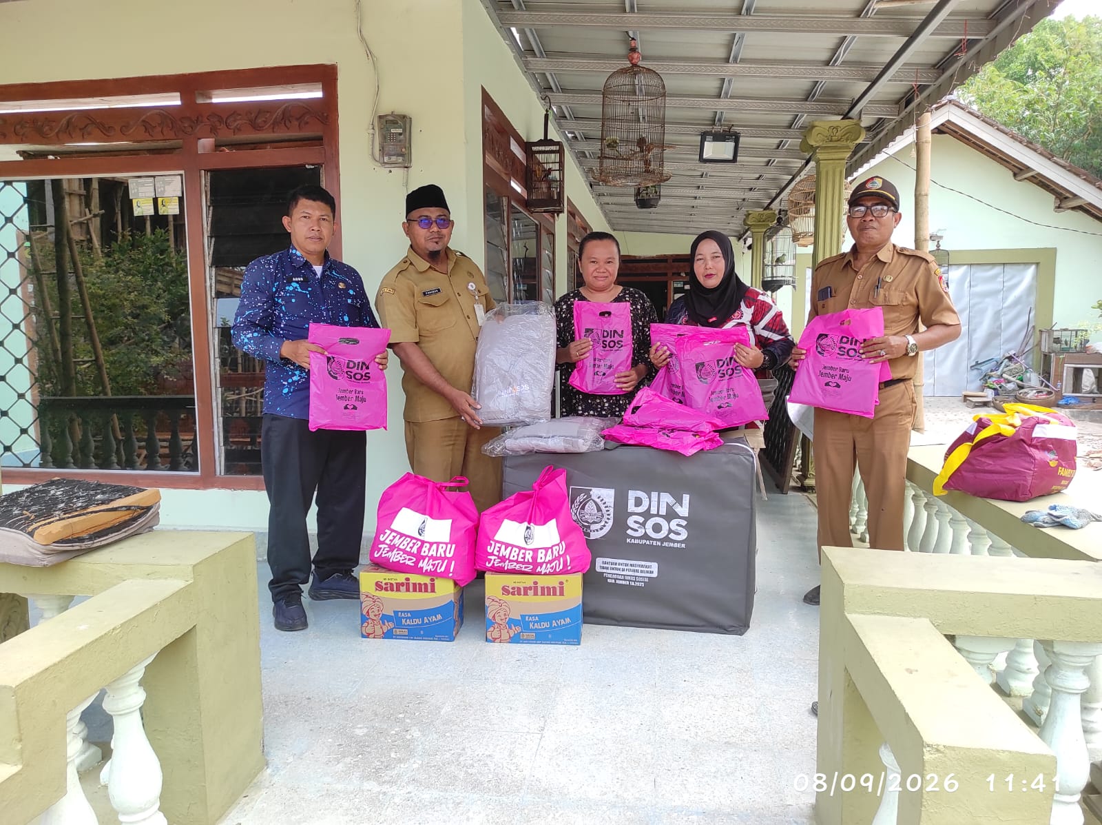 pmks-bangsalsari-dampingi-dinsos-salurkan-bantuan-bagi-korban-kebakaran-rumah-di-desa-sukorejo-20260908