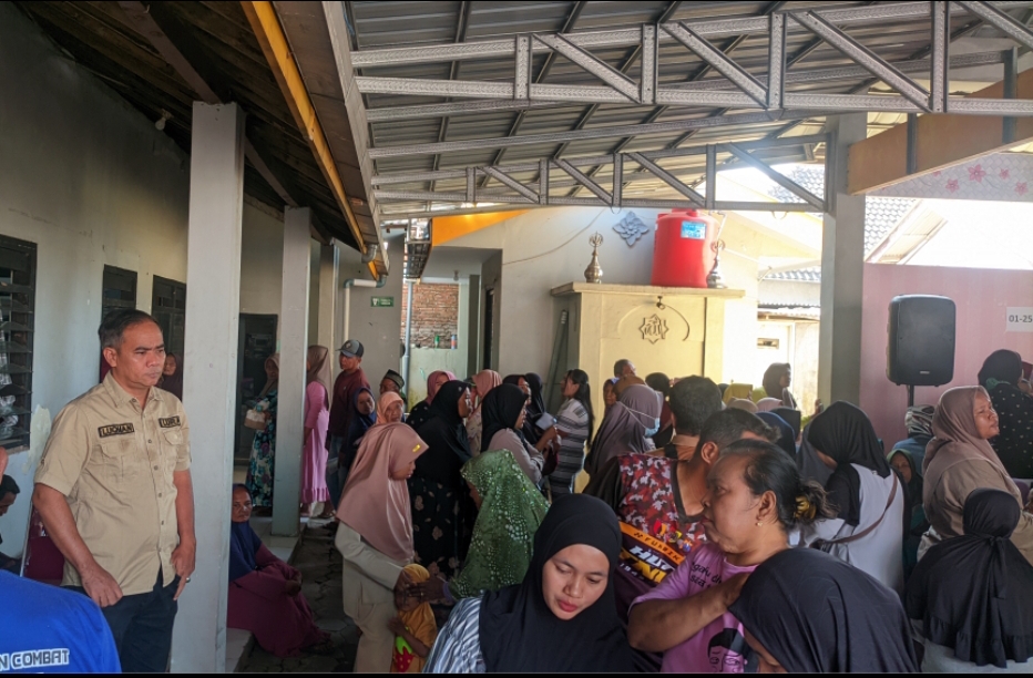 bantuan-pangan-hadir-untuk-warga-karangrejo-1489-penerima-manfaat-dapat-masing-masing-30-kg-beras-20260909