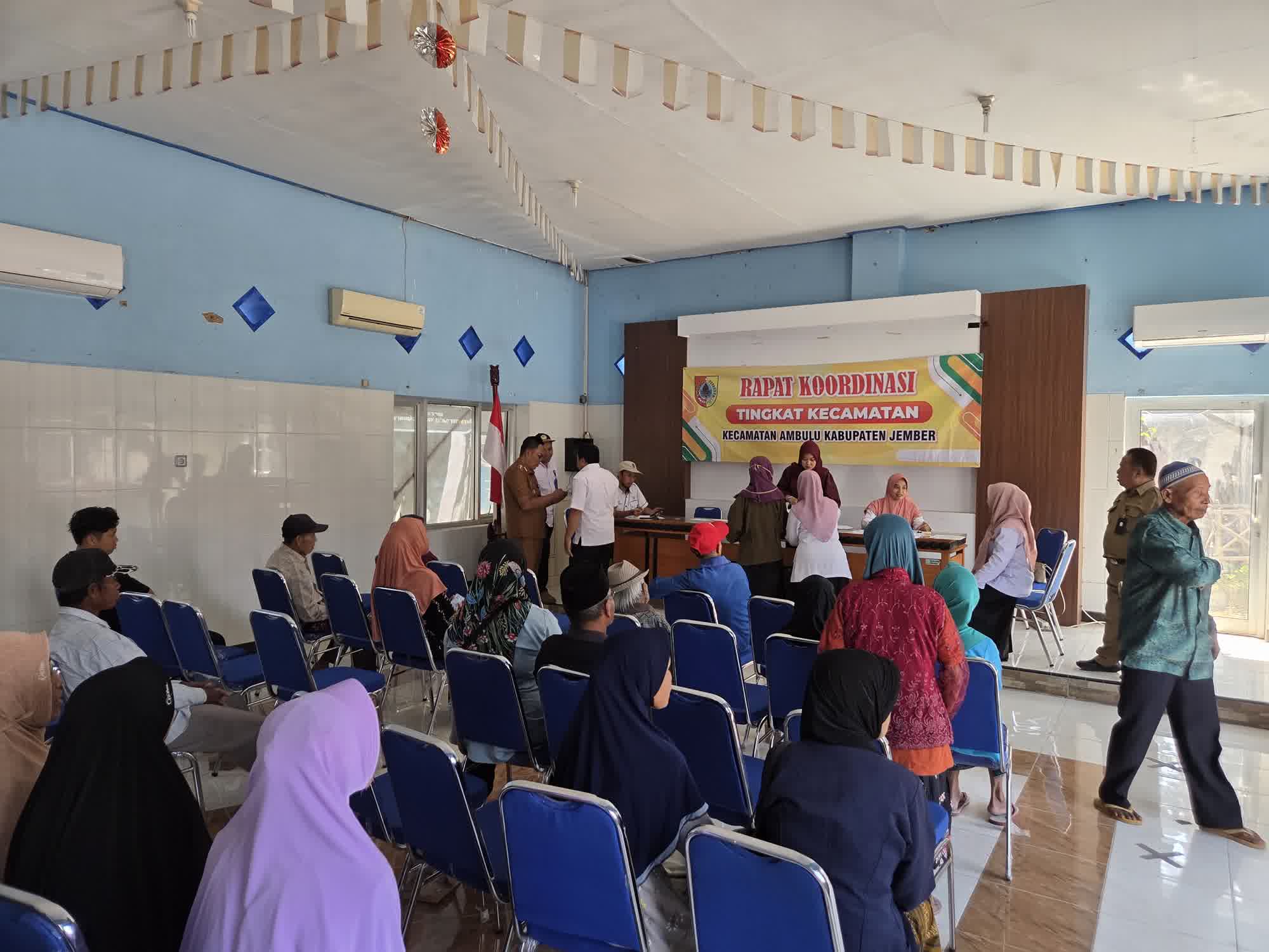 bantuan-jaslut-pemprov-jawa-timur-disalurkan-bagi-lansia-di-kecamatan-ambulu-20260917