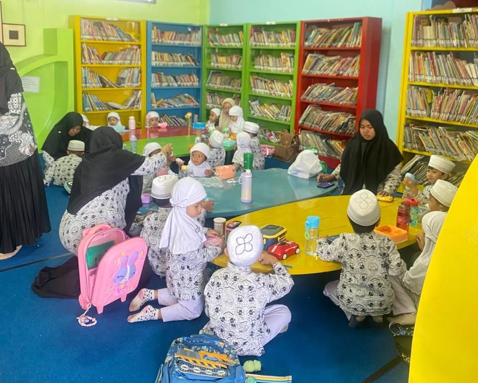 kunjungan-kb-al-furqan-kenalkan-perpustakaan-kepada-anak-sejak-dini-20260918