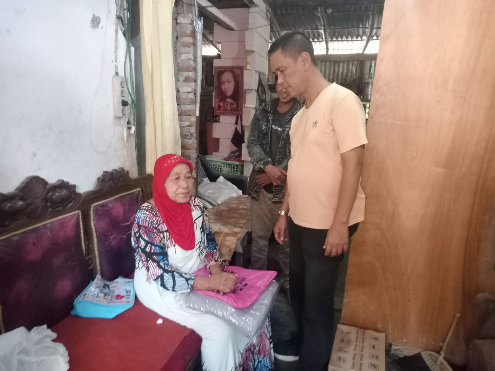 home-care-puskesmas-patrang-sasar-warga-kreongan-atas-jember-lor-dua-warga-didatangi-petugas-20260918