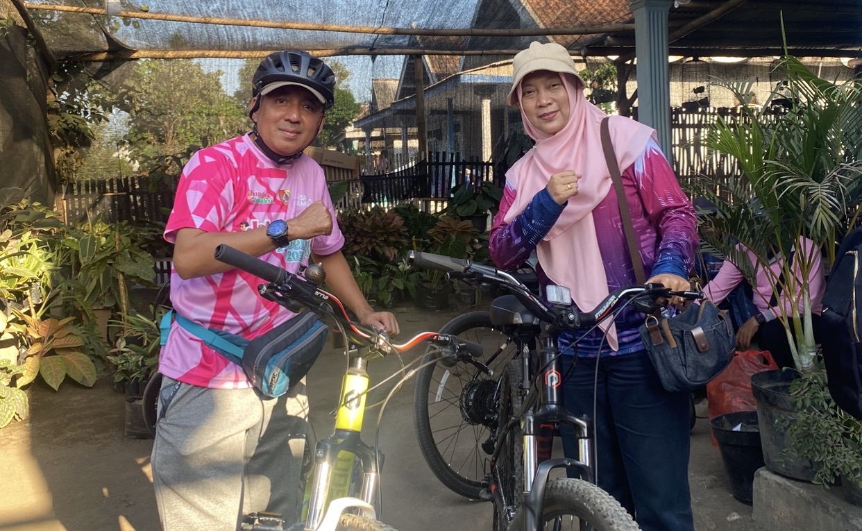 camat-mumbulsari-ikuti-gowes-bareng-bupati-semarakkan-rute-lumajang-jember-20260923