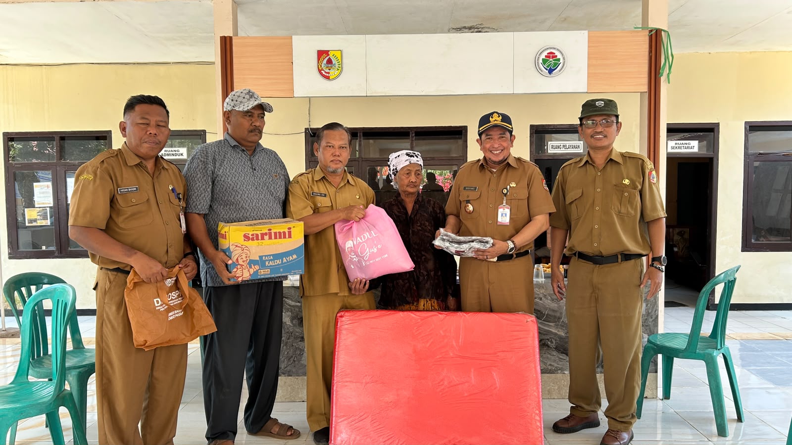 pemcam-sukowono-dampingi-penyaluran-santunan-dinsos-lansia-dan-disabilitas-jadi-prioritas-20260923