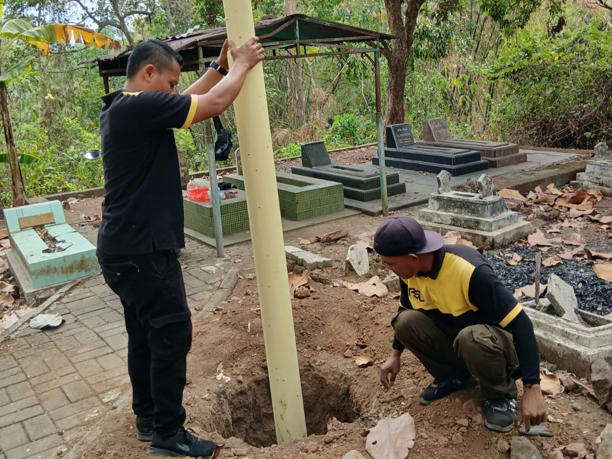 tingkatkan-kenyamanan-peziarah-dprkplh-jember-tambah-tiang-penerangan-di-tpu-wetan-kantor-atau-ciliwung-20260922