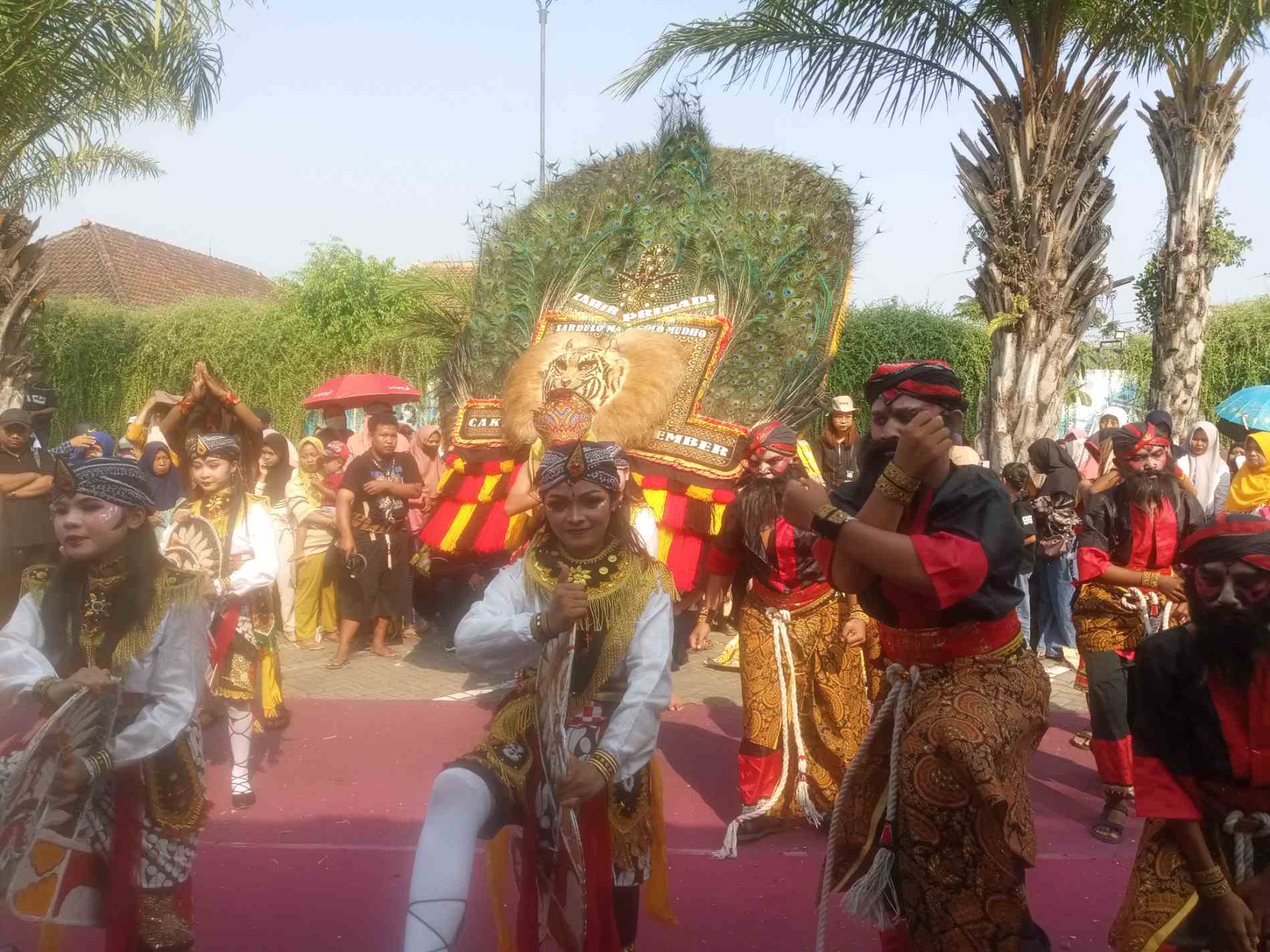 11-peserta-meriahkan-kencong-kaya-2026-karnaval-budaya-tempuh-5-kilometer-20260927