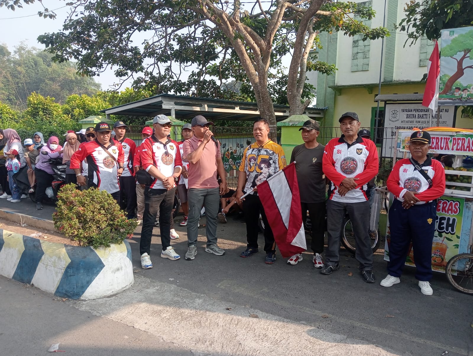 jalan-sehat-meriahkan-hut-ri-ke-81-dan-hut-desa-mundurejo-ke-23-20260927