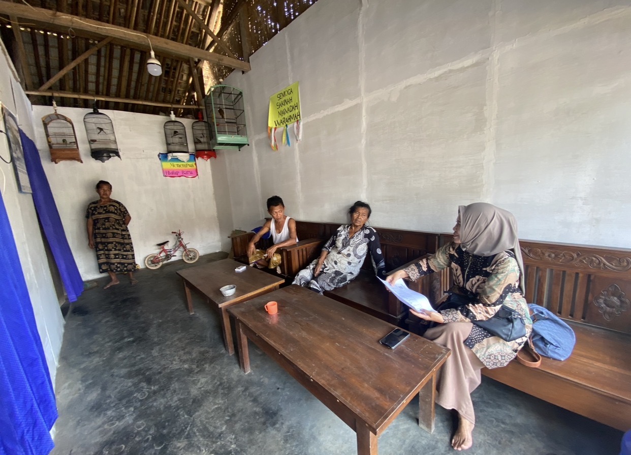 kecamatan-mumbulsari-dan-tksk-kunjungi-penyandang-disabilitas-pastikan-kondisi-dan-kebutuhan-mendapat-perhatian-20260930