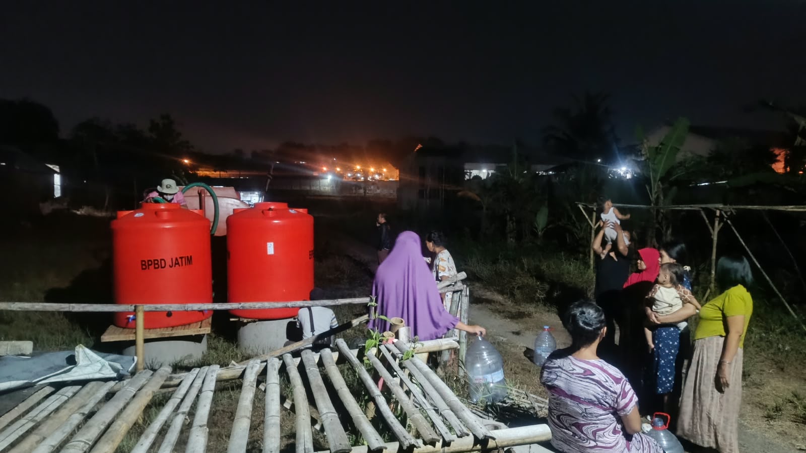 115-kk-di-patrang-jember-krisis-air-bersih-warga-harus-tempuh-1-kilometer-ke-sungai-20260929