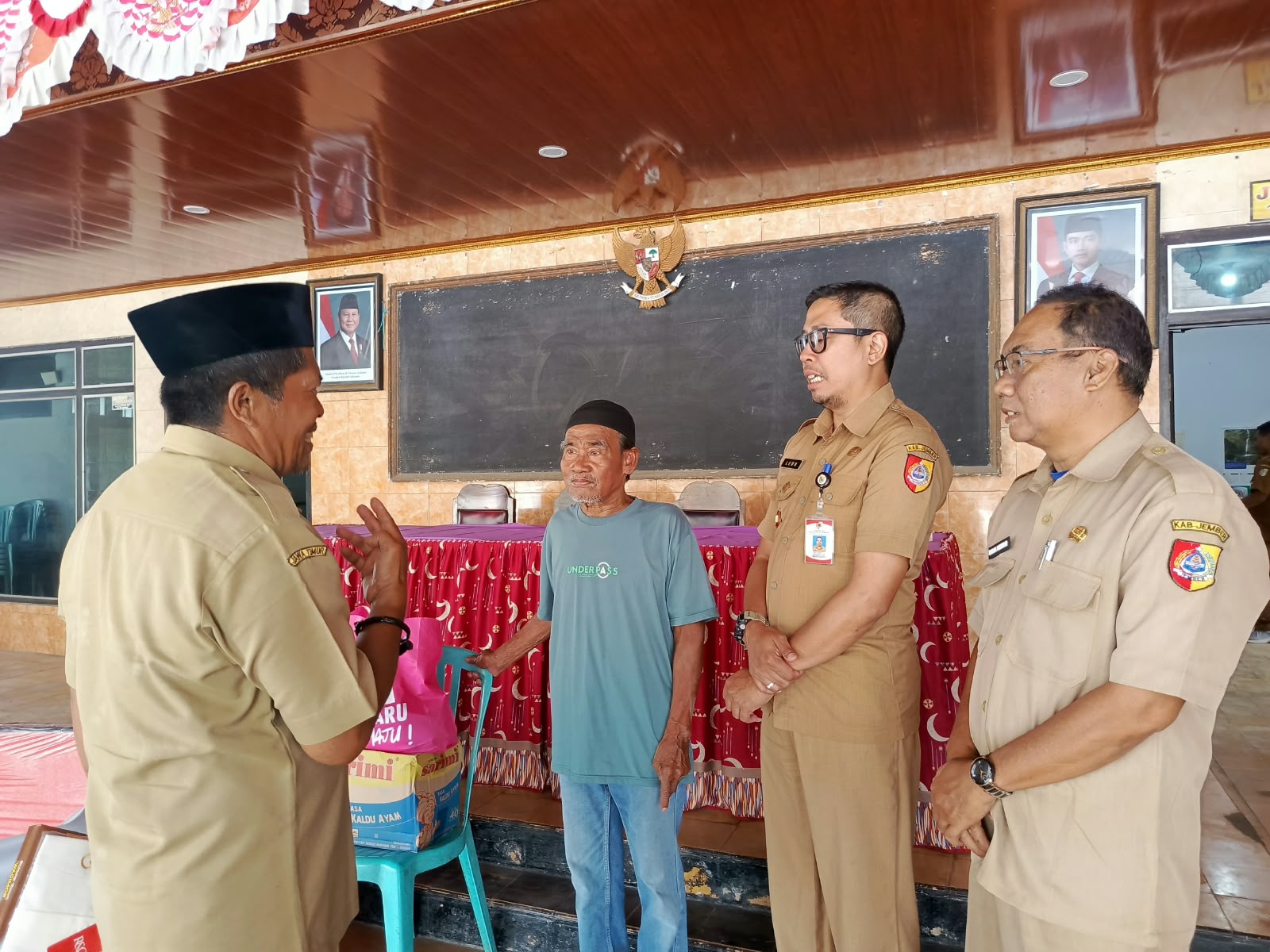 sembako-lansia-berkelanjutan-disalurkan-di-wonorejo-kencong-bantu-penuhi-kebutuhan-pokok-warga-20260929