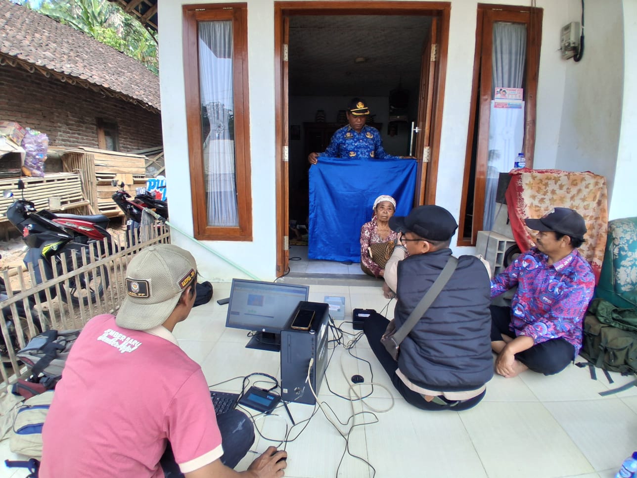 peta-cinta-goes-to-rtrw-datangi-nenek-anisa-perekaman-ktp-dilakukan-di-rumah-20261002