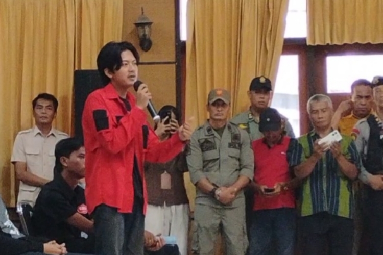 gmni-jember-dorong-pengembalian-fungsi-jalan-di-pasar-tanjung-gus-fawait-solusinya-pelan-pelan-20261004
