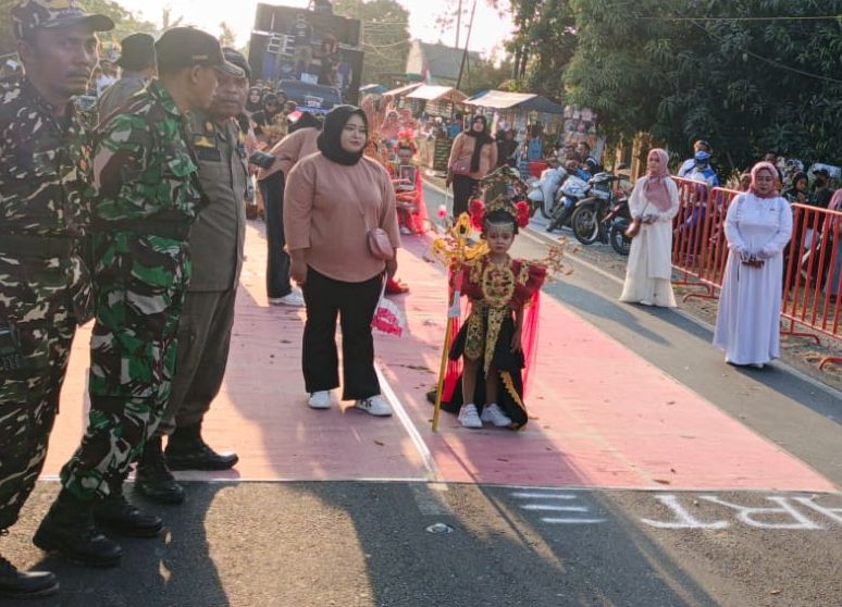 karnaval-desa-mlokorejo-meriah-dan-tertib-jadi-ajang-kreasi-sekaligus-geliatkan-umkm-warga-20261005
