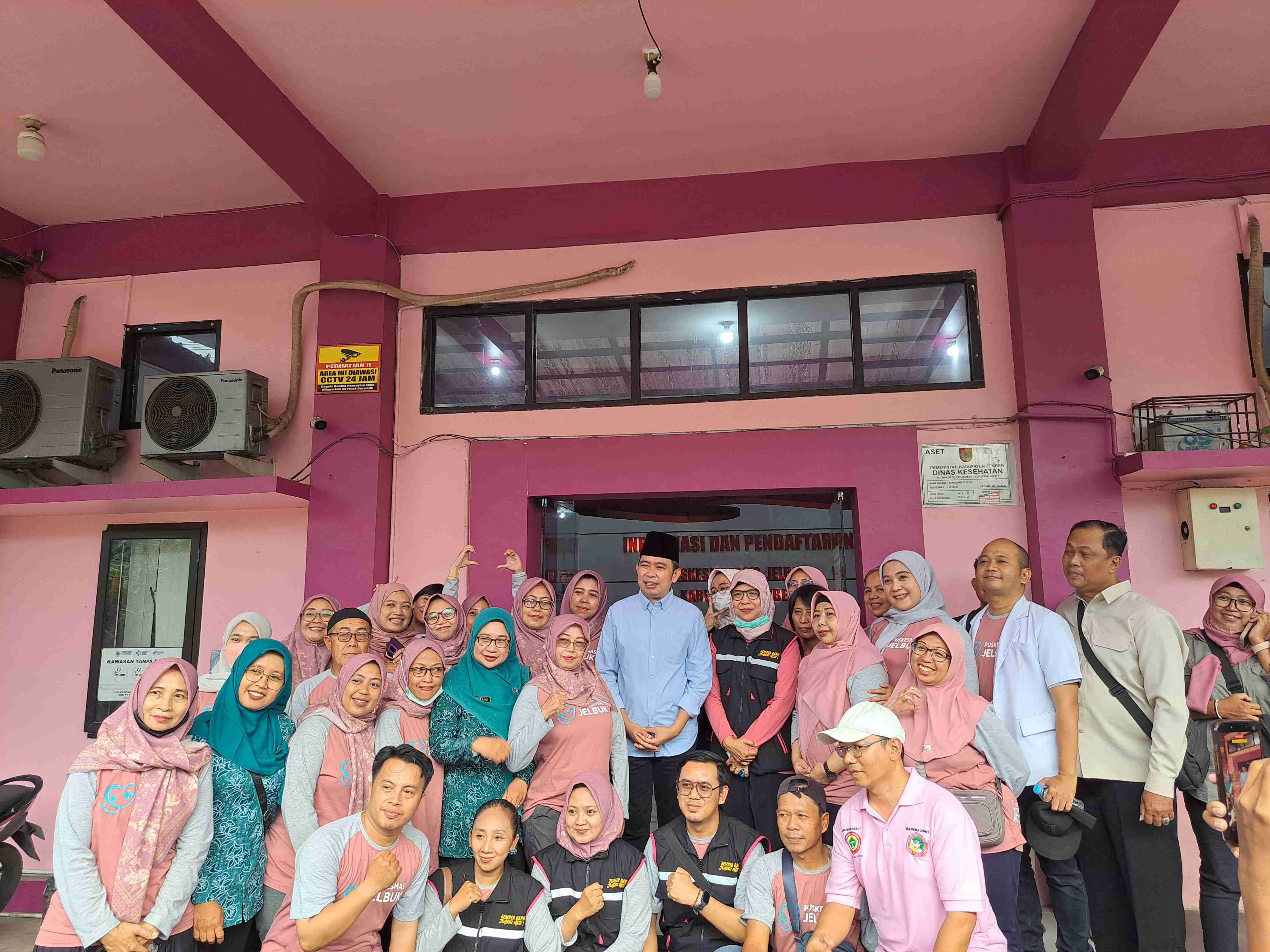 gus-fawait-kunjungi-puskesmas-jelbuk-sapa-pasien-rawat-inap-dan-tinjau-pelayanan-20261005
