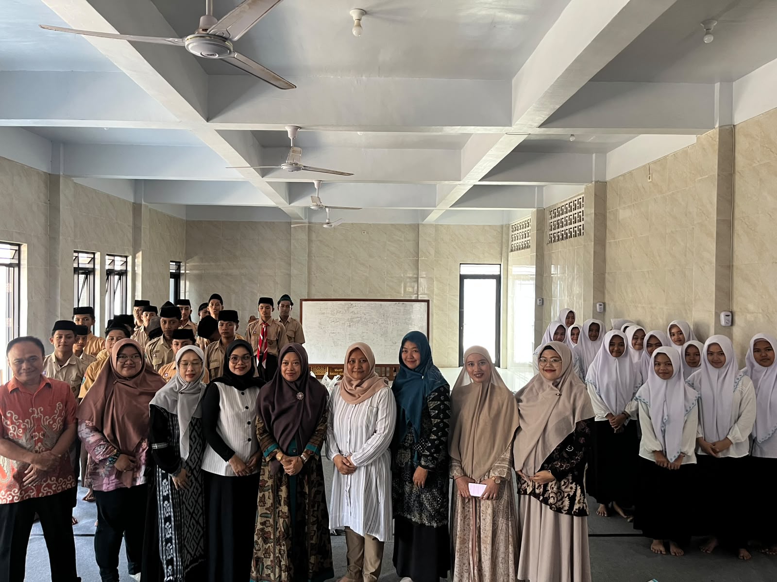 menuju-pesantren-mandiri-kesehatan-puskesmas-kalisat-perkuat-peran-santri-20261005