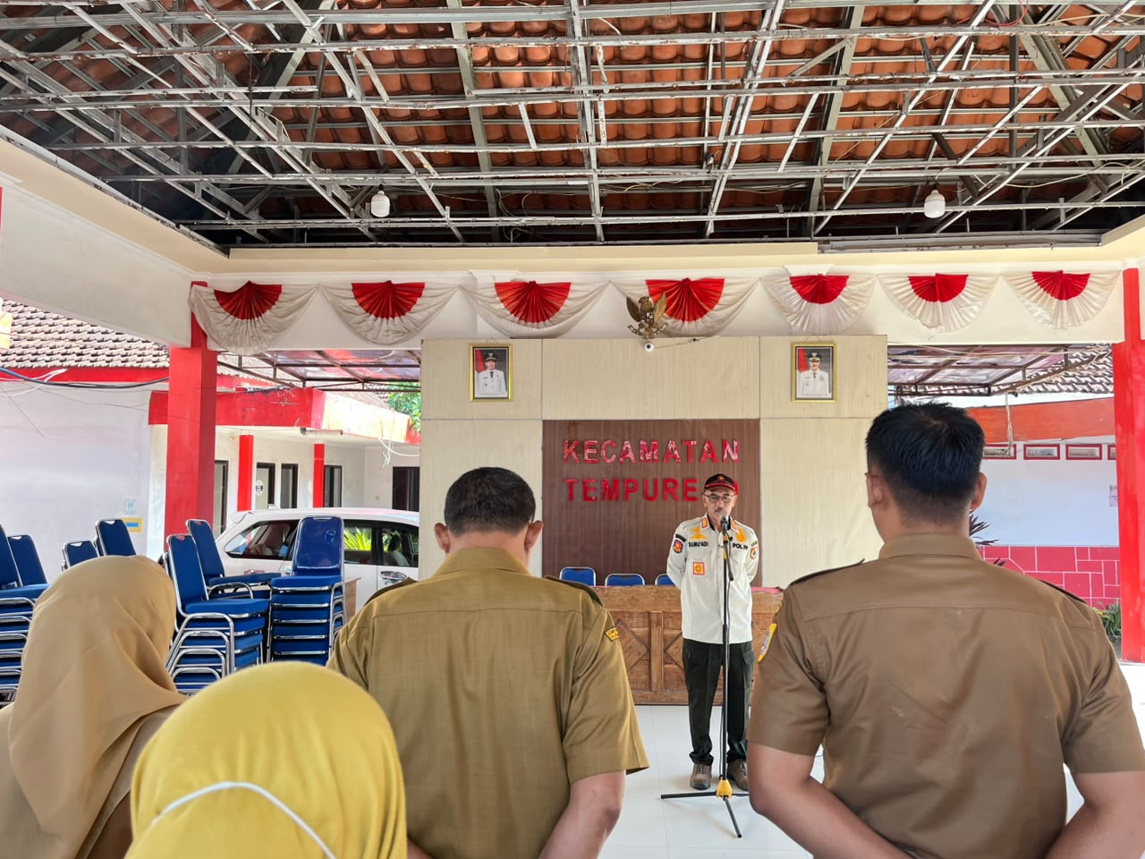 apel-senin-rutin-sekcam-tempurejo-dorong-peningkatan-pelayanan-kepada-masyarakat-20261005