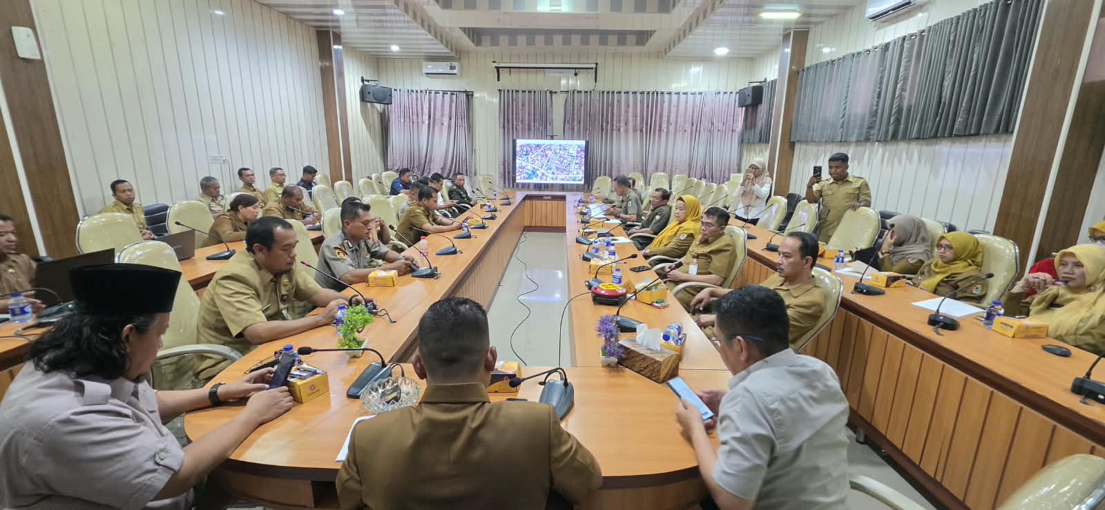 bakesbangpol-jember-perkuat-deteksi-dini-satgas-penataan-pasar-tanjung-siapkan-empat-posko-pengawasan-20261005