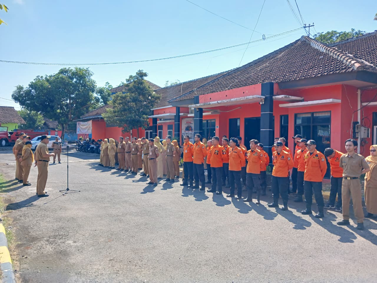 sekretaris-bpbd-jember-beri-pesan-tegas-pegawai-diminta-lebih-disiplin-dan-tingkatkan-kinerja-20261005