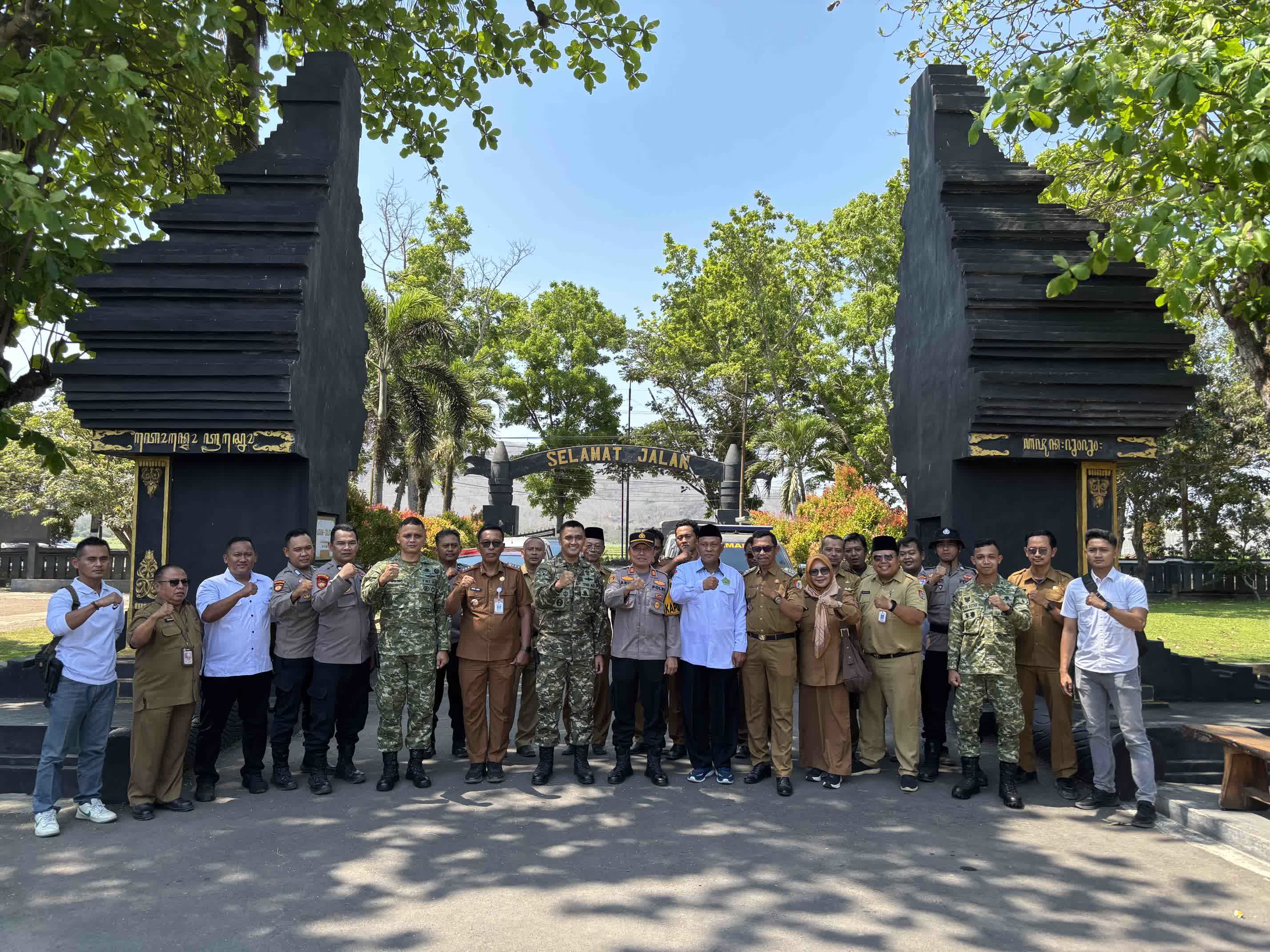 kecamatan-ambulu-perkuat-sinergi-dengan-tni-di-hut-ke-81-20261007