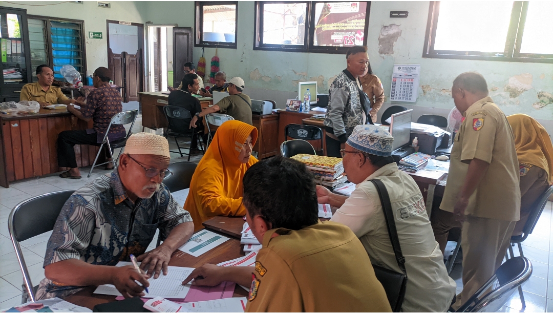 formulir-rekening-dibagikan-marbot-dan-ketua-muslimat-kebonsari-bersiap-terima-insentif-20261006