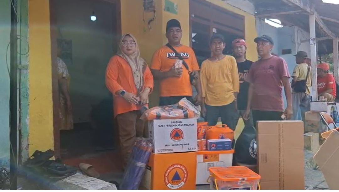 sigap-dan-peduli-bpbd-salurkan-bantuan-pasca-kebakaran-rumah-warga-kepatihan-20261006