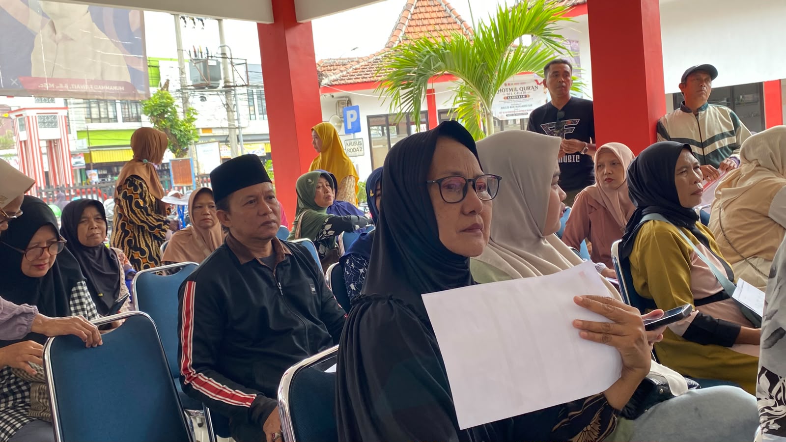273-penerima-insentif-ketua-kelompok-pengajian-dan-marbot-masjid-di-kaliwates-buka-rekening-bank-jatim-20261008