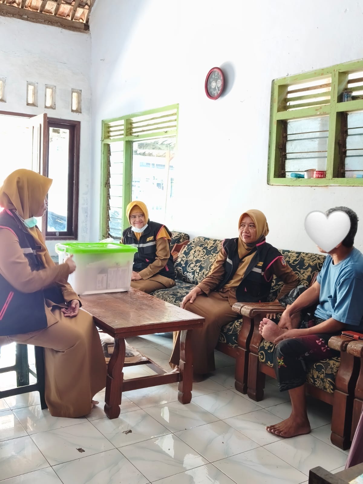 tim-homecare-uptd-puskesmas-ambulu-tindak-lanjuti-laporan-wadul-guse-berikan-layanan-kesehatan-langsung-ke-rumah-warga-di-desa-karanganyar-20261007