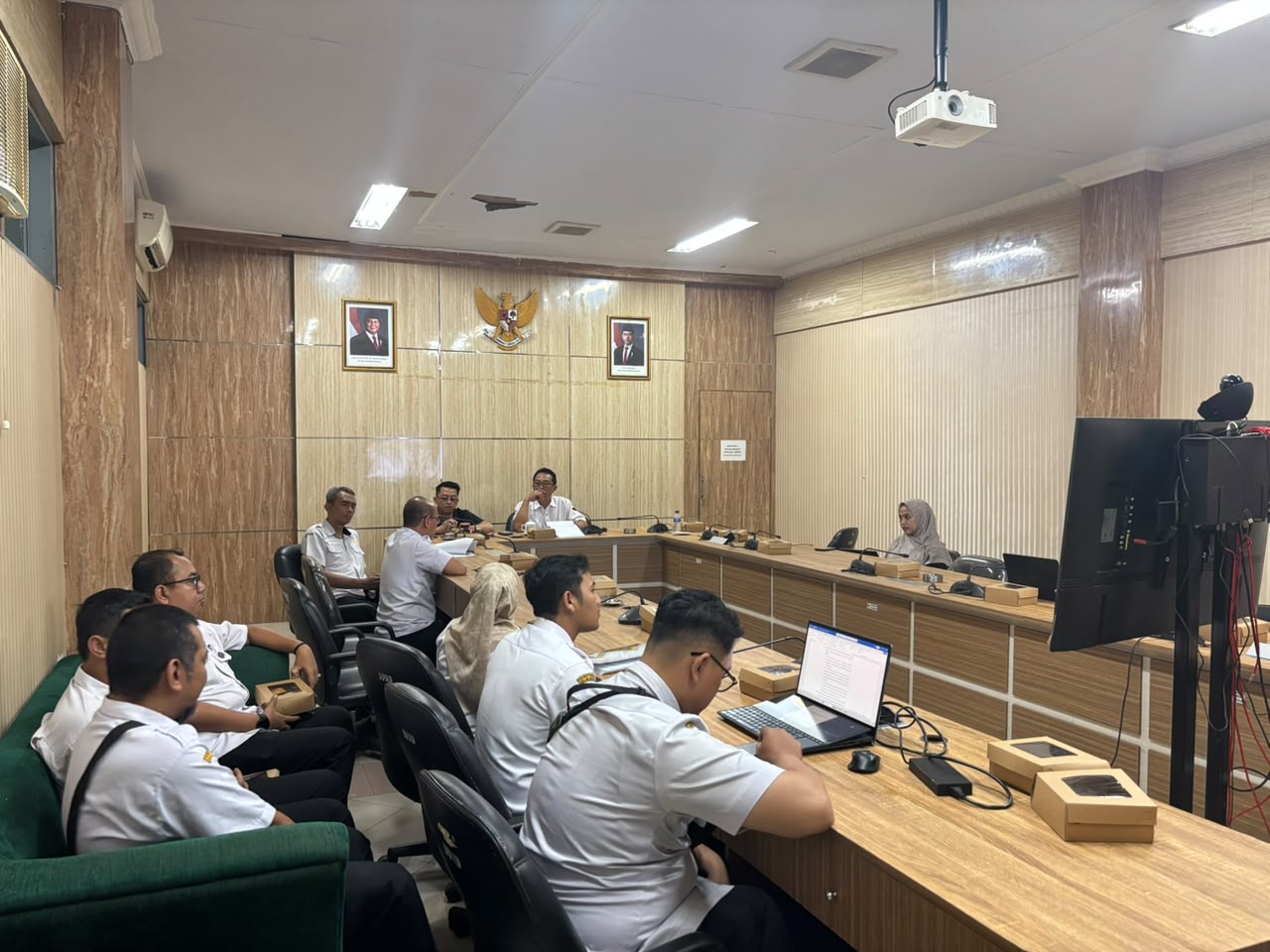 pemkab-jember-bahas-raperda-pengelolaan-barang-milik-daerah-bersama-komisi-c-dprd-20261008