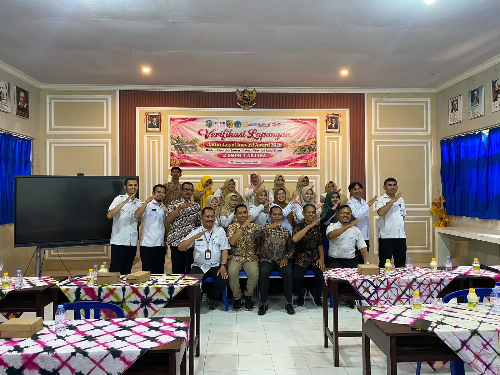 smpn-1-arjasa-tampilkan-inovasi-ai-untuk-guru-dalam-jatim-jagad-inovasi-award-2026-20261010