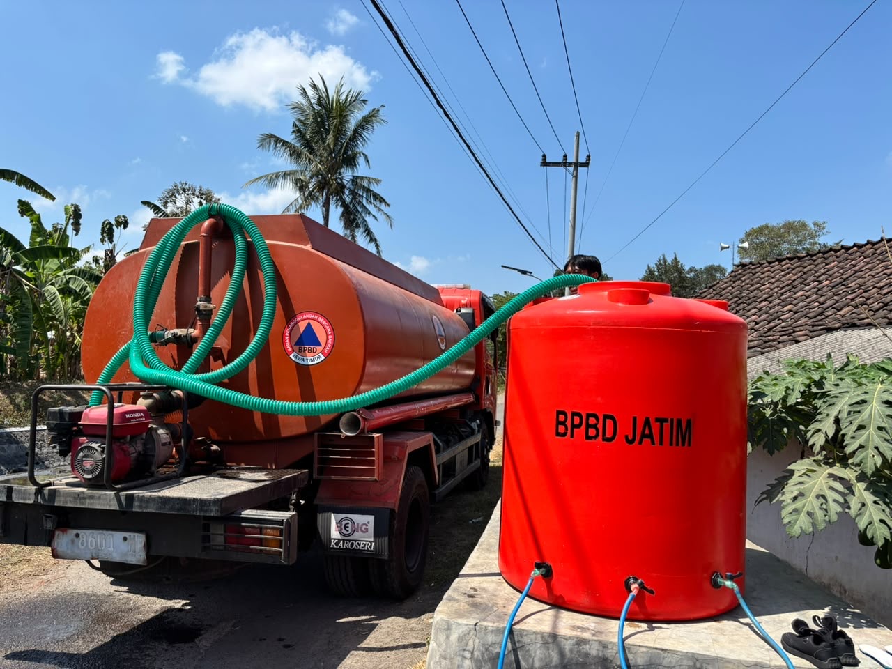 60-kk-di-pakusari-kesulitan-air-bersih-bpbd-jember-salurkan-7500-liter-20261008