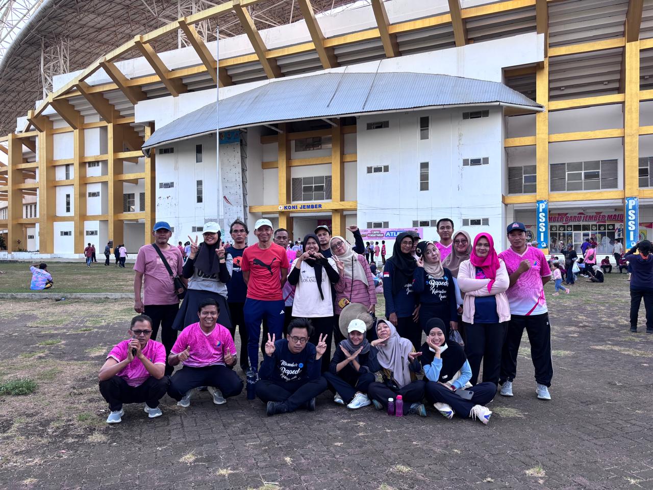 jaga-kebugaran-asn-sekaligus-gerakkan-ekonomi-umkm-bapperida-jember-antusias-ikuti-osma-di-jsg-20261009