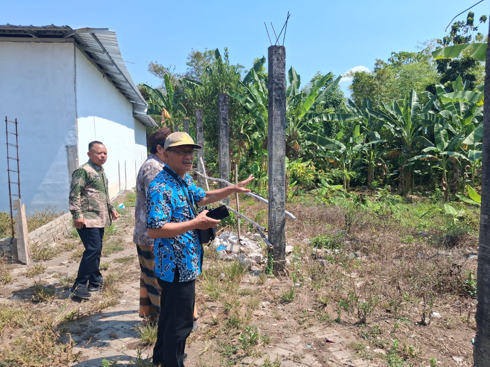 sekcam-sukorambi-jajaki-lahan-ponpes-mambaul-ulum-untuk-program-ketahanan-pangan-20261009