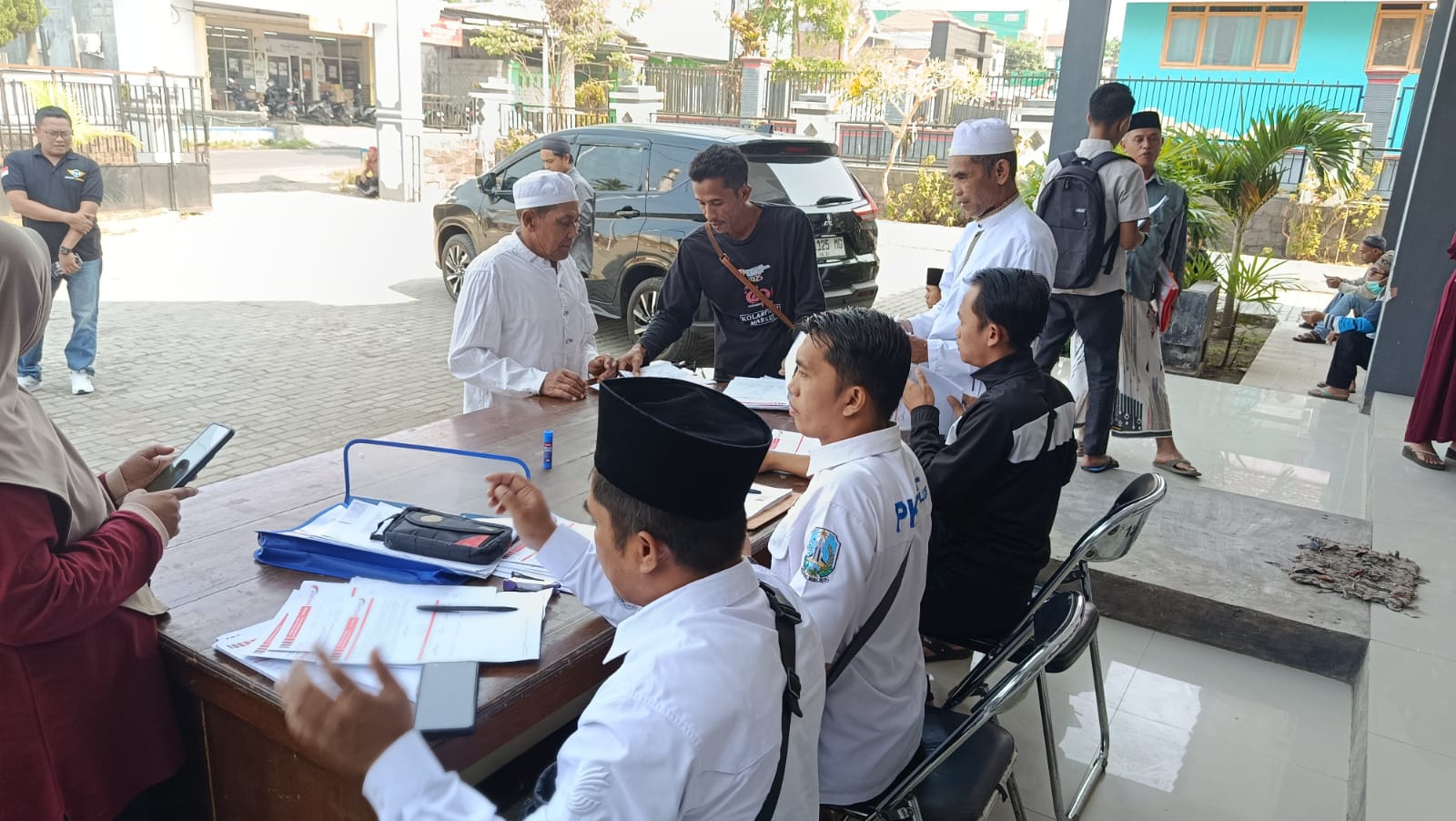 camat-sumberjambe-fasilitasi-administrasi-rekening-marbot-dukung-program-gus-fawait-20261010