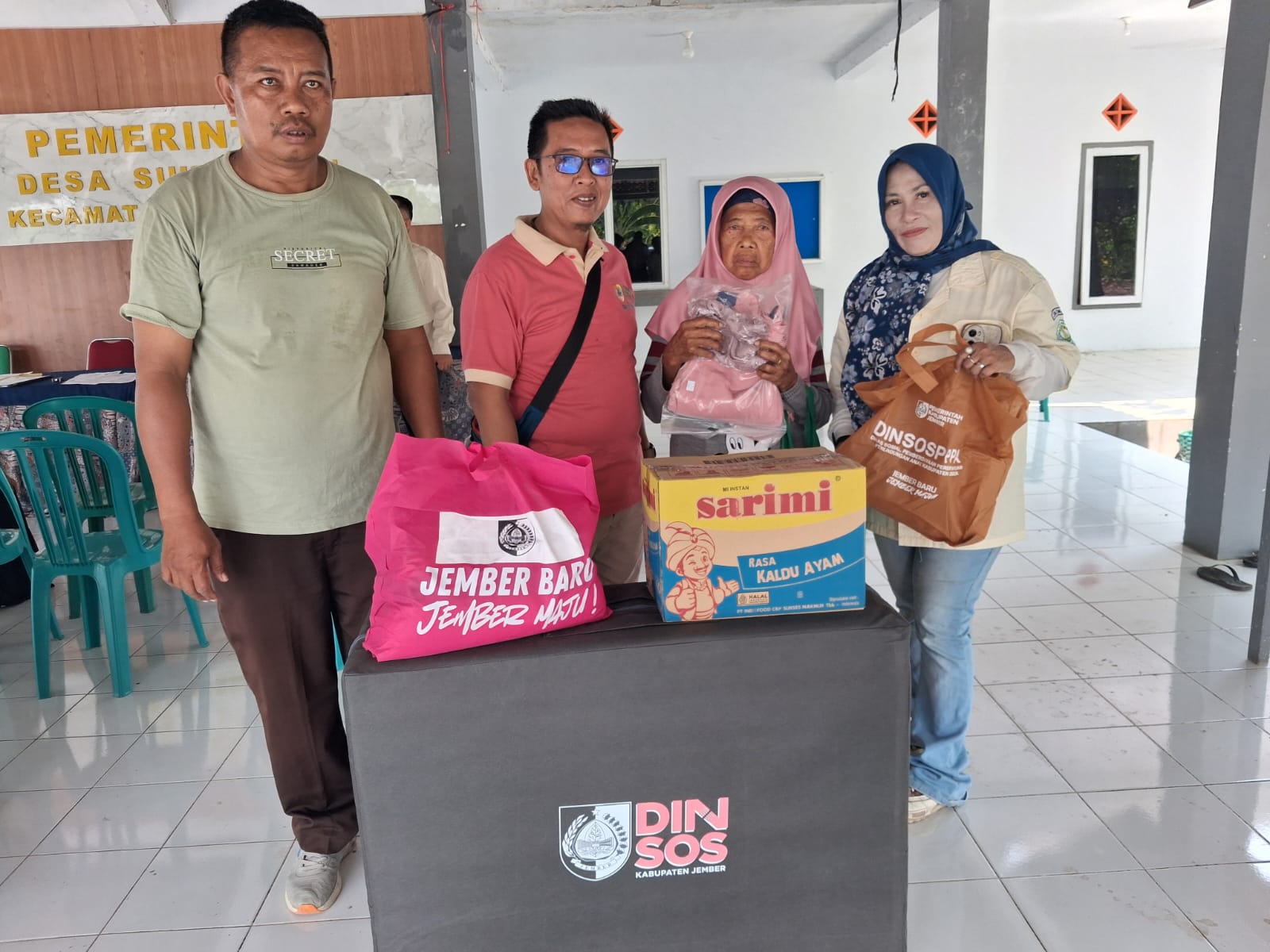 nenek-buani-terharu-terima-bansos-gus-fawait-perhatian-pemerintah-hadir-hingga-curahdami-20261012