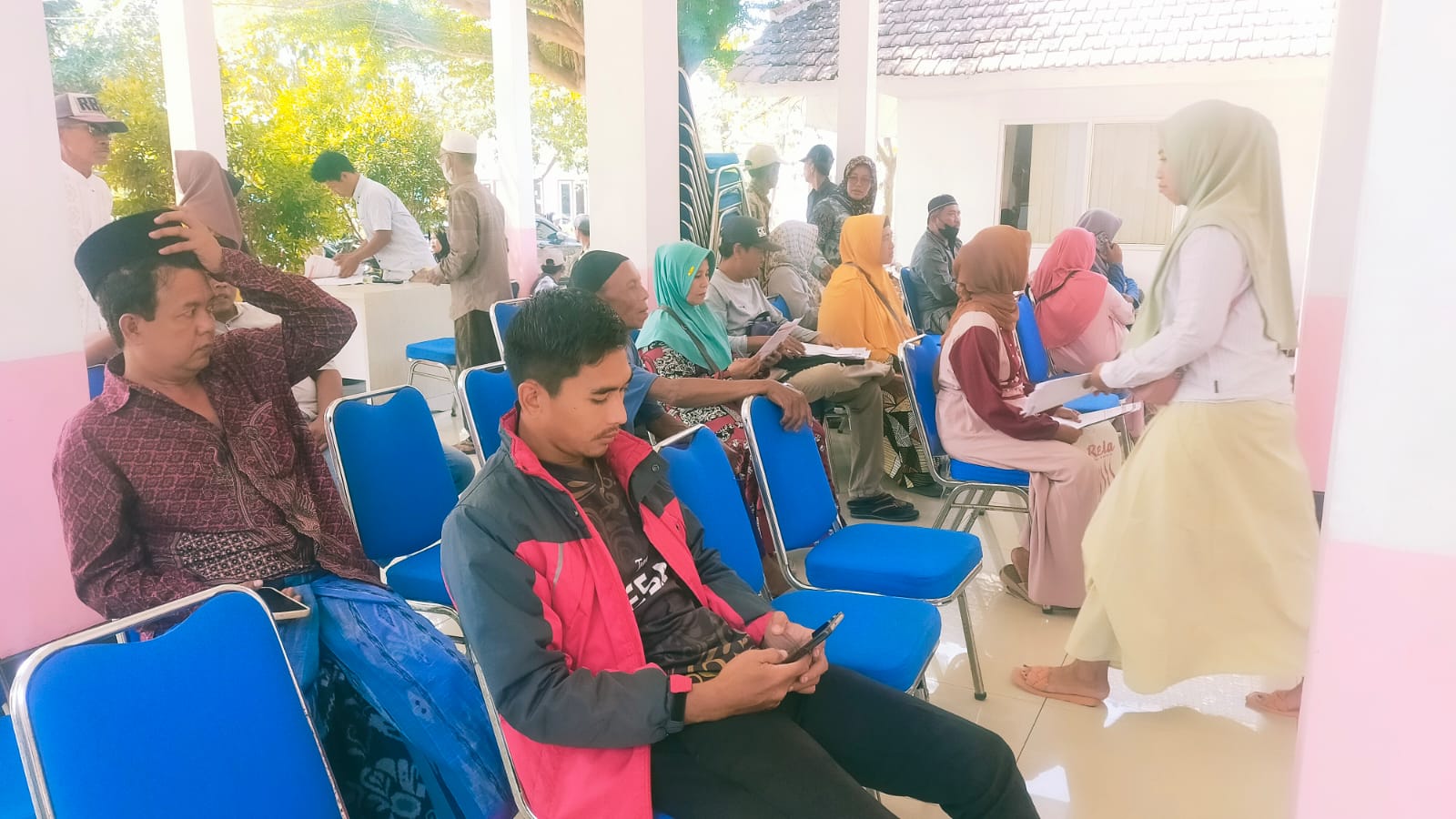 pemerintah-kecamatan-pakusari-fasilitasi-pembukaan-rekening-bank-jatim-bagi-marbot-masjid-dan-anggota-muslimat-7-desa-se-kecamatan-pakusari-20261013