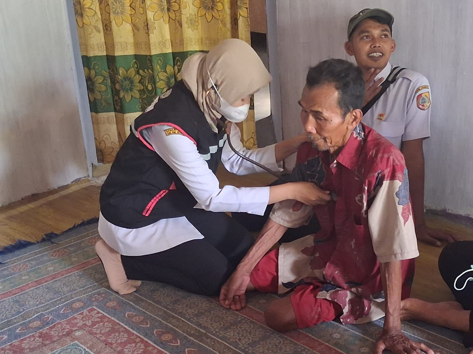 jelajah-home-care-gus-fawait-jangkau-kakek-ahmad-kondisi-kesehatan-berangsur-membaik-20261014