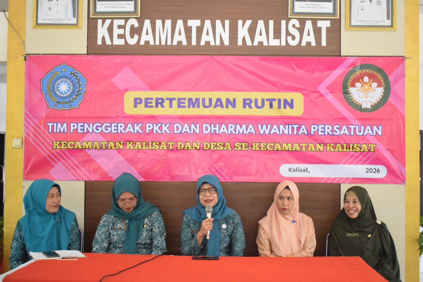 pertemuan-rutin-tp-pkk-dan-dwp-kalisat-bahas-imunisasi-dan-sim-pkk-20261015