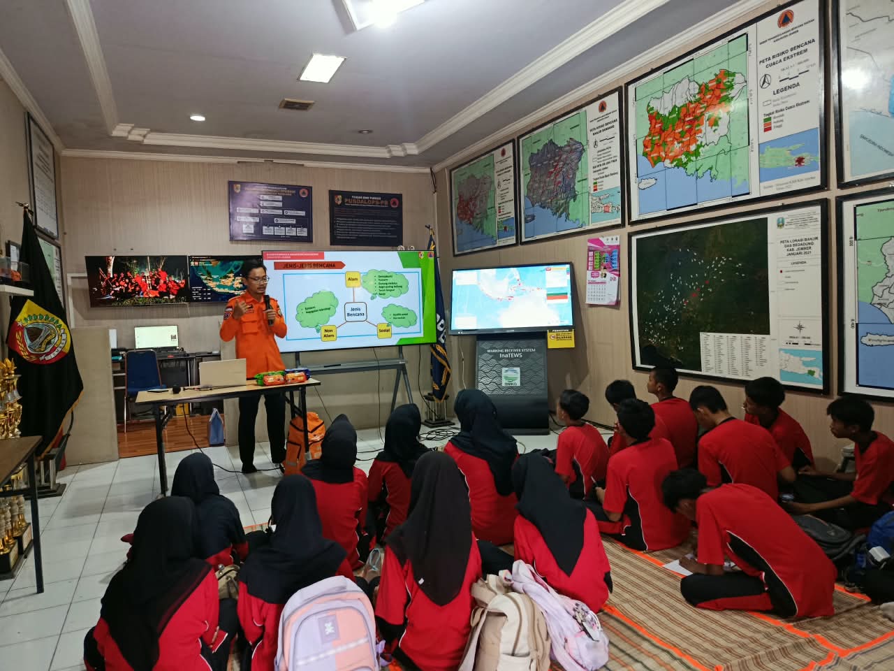 bpbd-jember-kenalkan-mitigasi-bencana-kepada-siswa-smp-moch-sroedji-lewat-outing-class-20261015