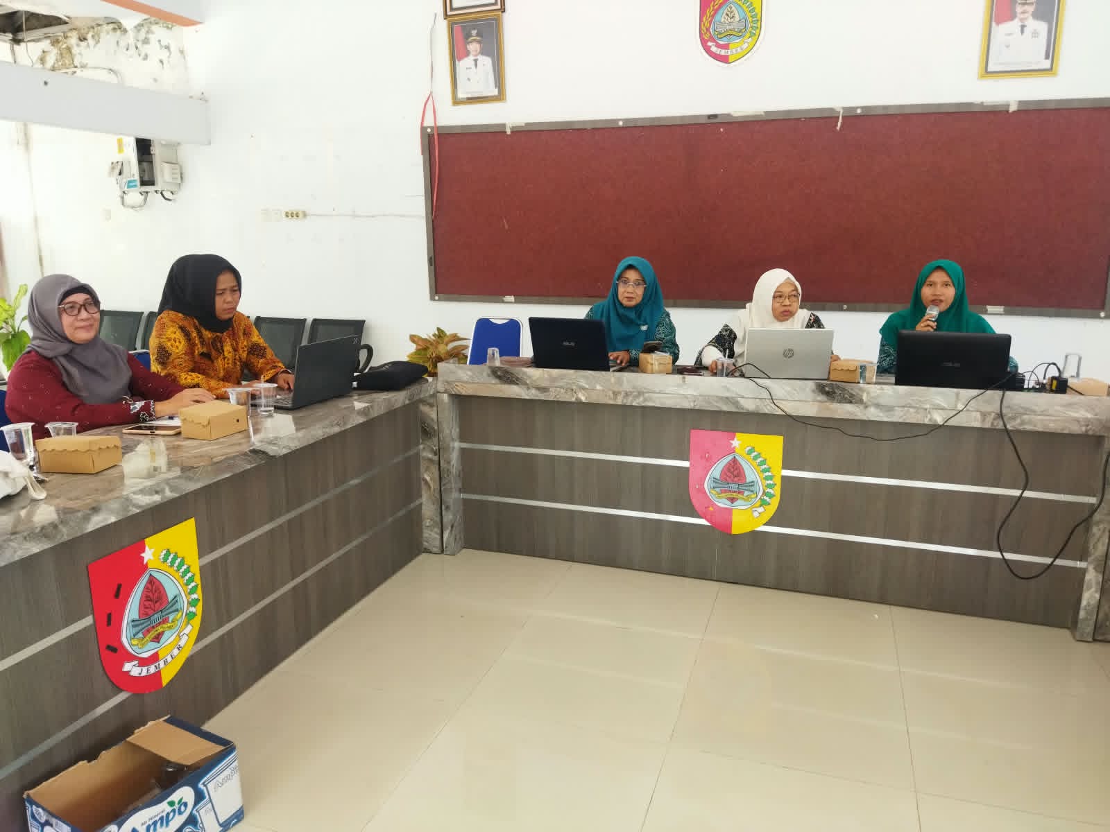 dukung-tertib-administrasi-pkk-staf-kelurahan-banjarsengon-didapuk-jadi-pemateri-bimtek-sim-pkk-se-kecamatan-patrang-20261016