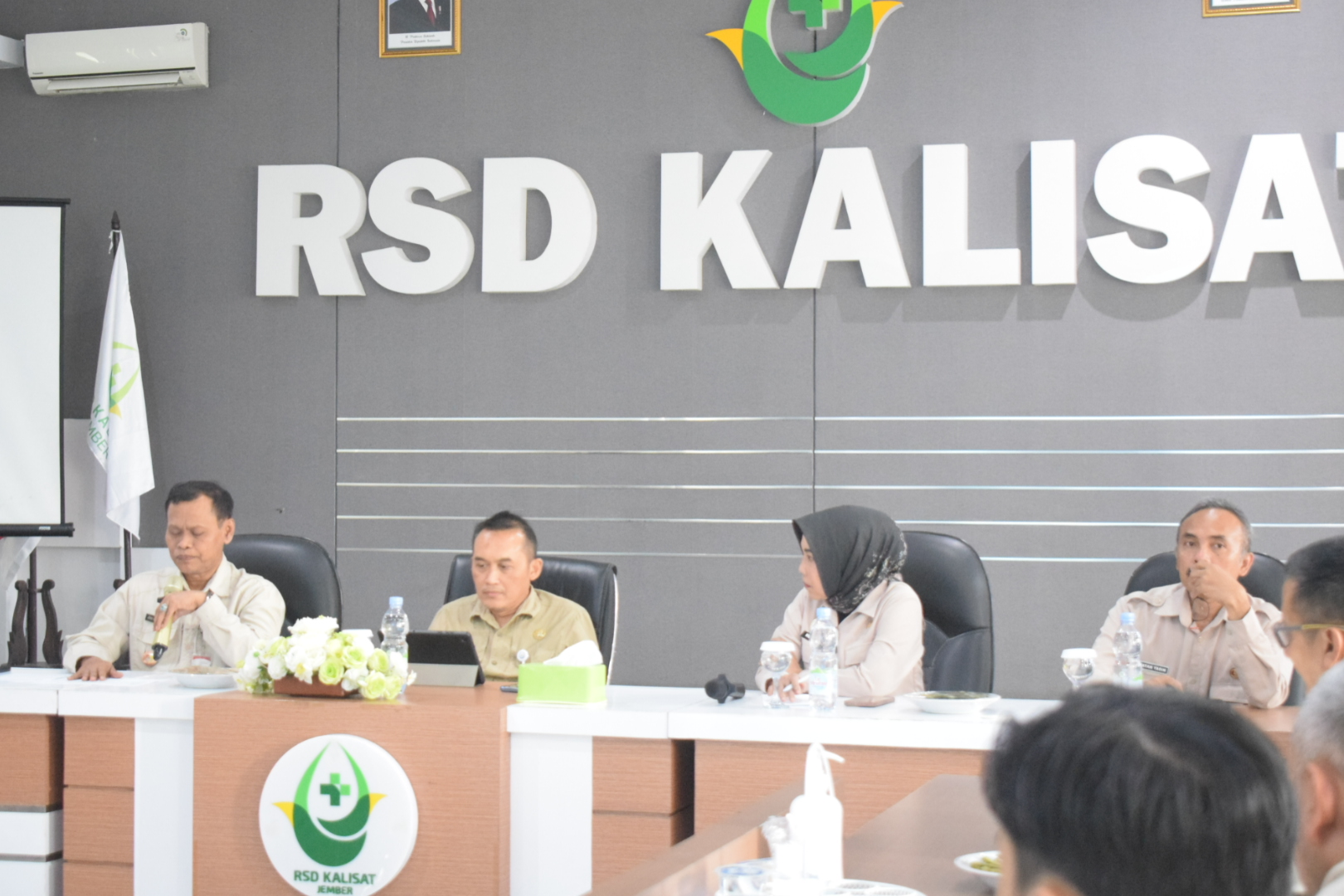 rsd-kalisat-gelar-fgd-homecare-dan-mobil-cinta-perkuat-koordinasi-lintas-sektor-20261016