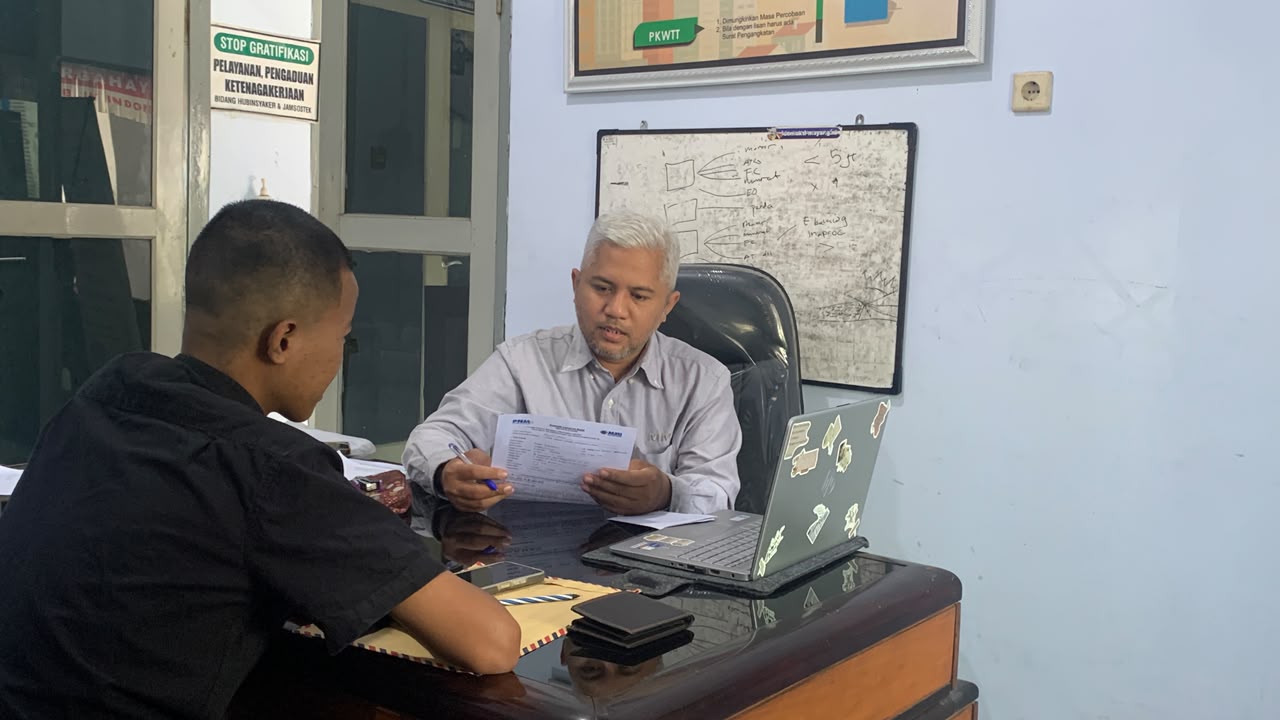 disnaker-jember-fasilitasi-walk-interview-pt-pnm-20-pencari-kerja-berebut-posisi-account-officer-20261017