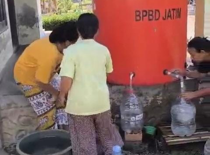 air-sumur-menyusut-dan-berbau-120-kk-bedadung-jember-dapat-bantuan-bpbd-20261018