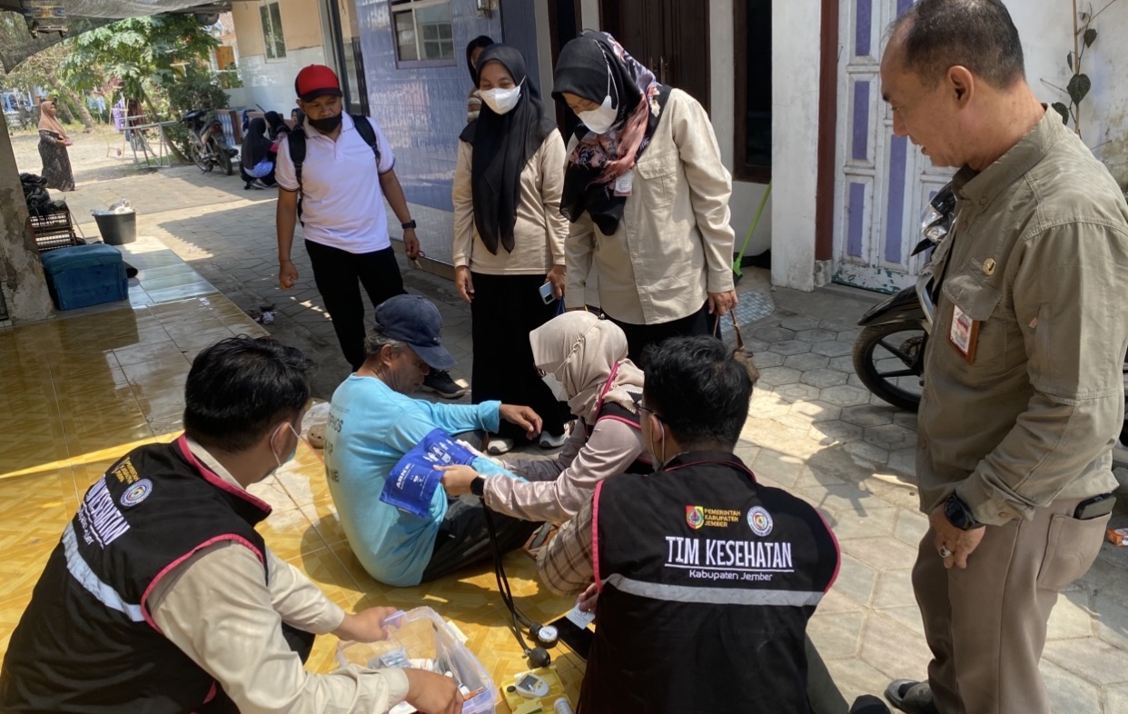 home-care-kecamatan-mumbulsari-jangkau-10-sasaran-rentan-di-desa-kawangrejo-20261020