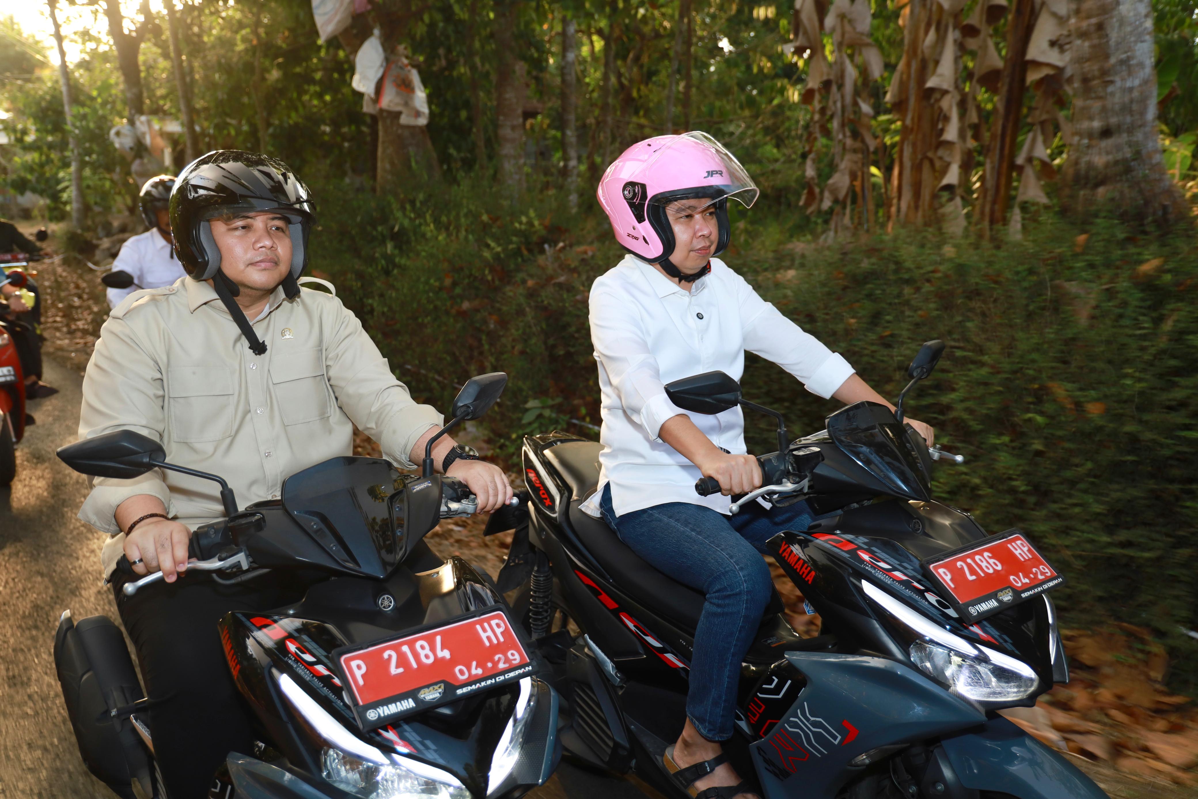 bupati-jember-ikut-kunjungan-homecare-ke-rumah-warga-gunakan-motor-untuk-jangkau-medan-sulit-20261020