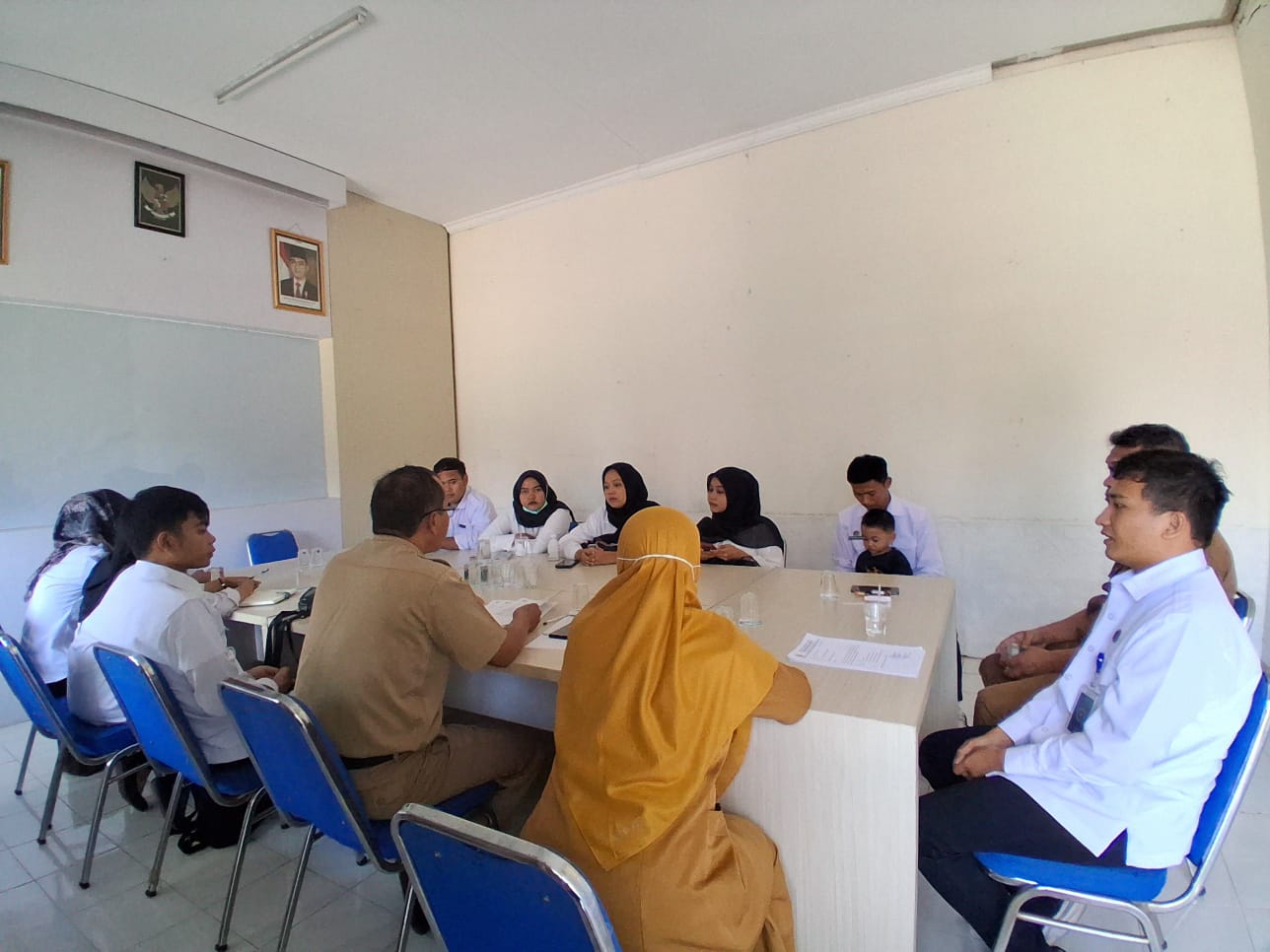 rakor-sppg-sukorambi-camat-tekankan-pengawasan-dan-perbaikan-kualitas-layanan-20261020
