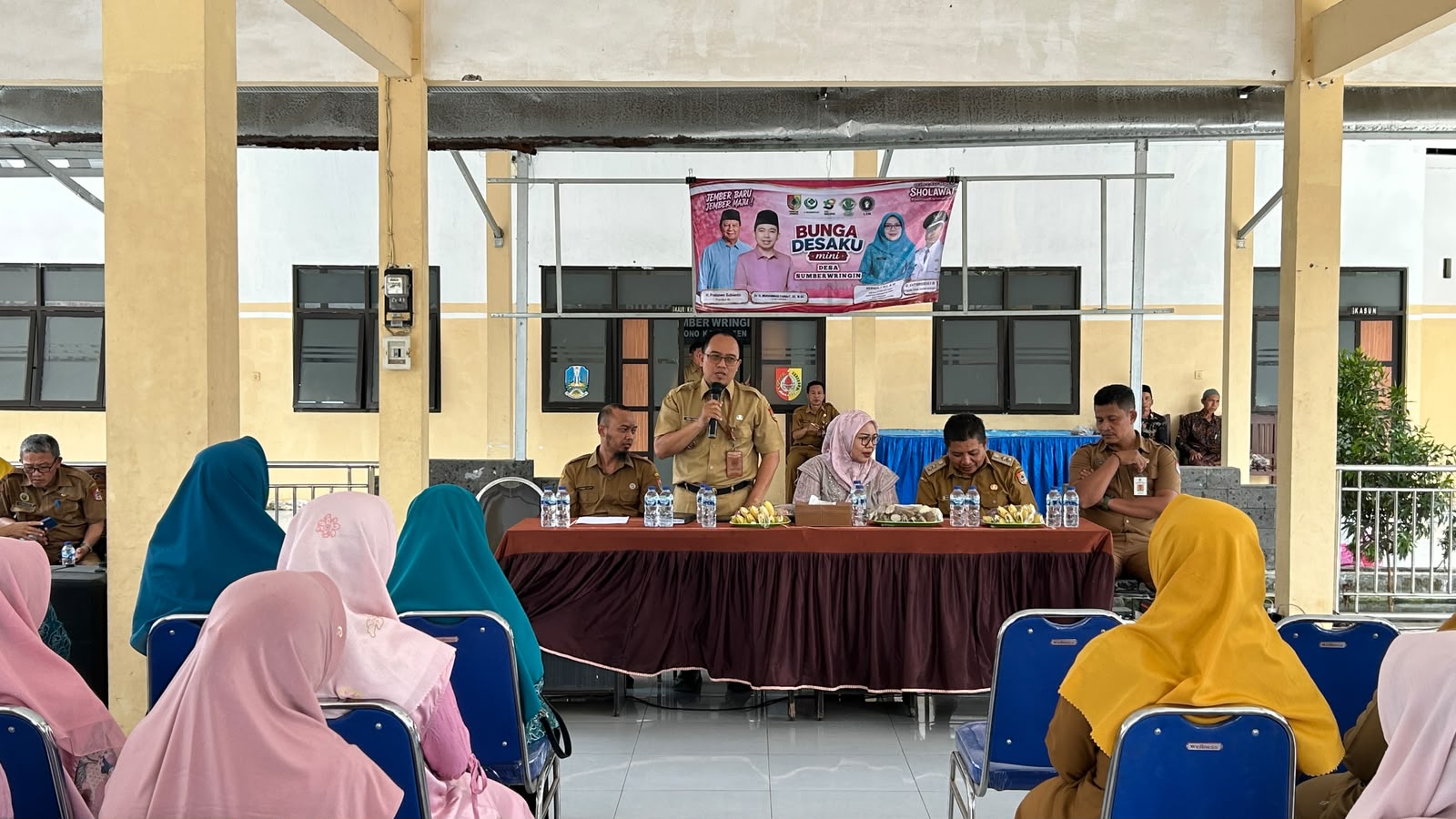 bunga-desaku-mini-di-sumberwringin-warga-diajak-kenali-manfaat-program-prioritas-gus-bupati-20261020