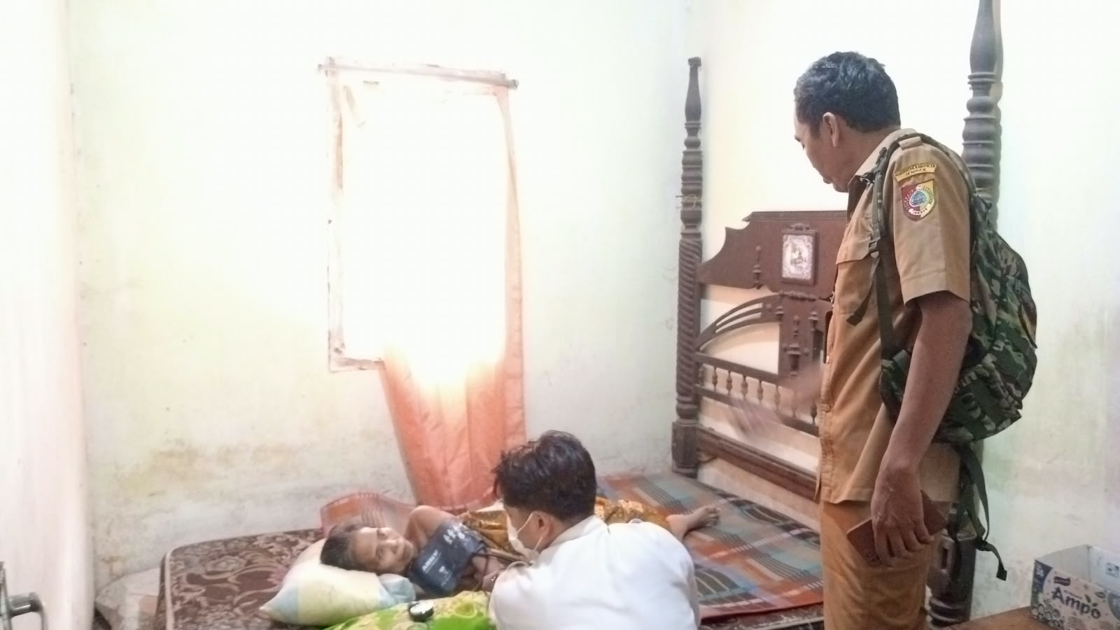 pemerintah-kelurahan-patrang-sambangi-suliha-penderita-stroke-yang-hidup-sebatang-kara-20261021